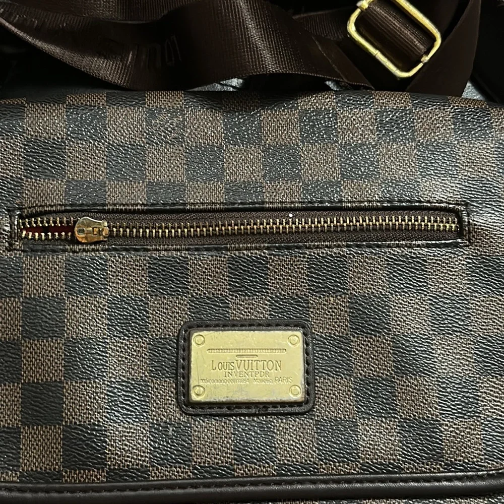 Louis Vuitton Damier Ebene Messenger Bag